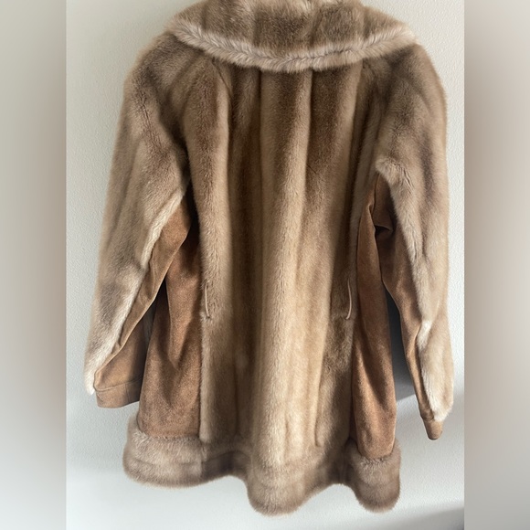 Vintage Womans Tissavel Fur Coat - France - Picture 4 of 8